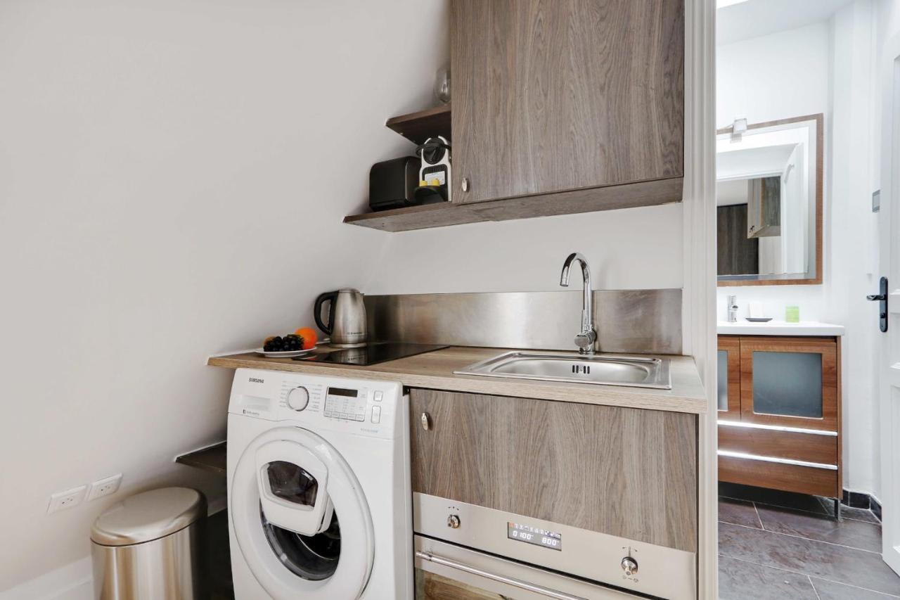 Superb Studio-2p- Arc De Triomphe Porte Maillot 51 * Parijs